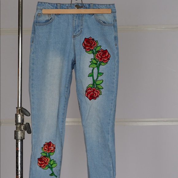 Life Rose On Embroidered Jeans - Picture 5 of 5